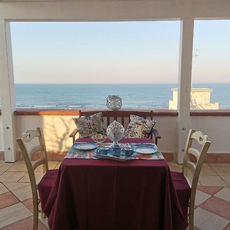 Little Paradise Casa Vacanze マルゲリータ・ディ・サヴォイア エクステリア 写真