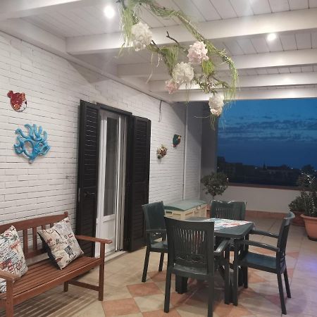 Little Paradise Casa Vacanze マルゲリータ・ディ・サヴォイア エクステリア 写真
