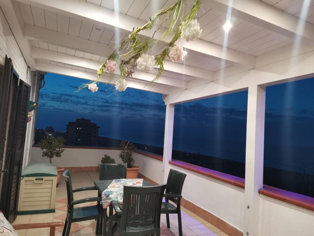 Little Paradise Casa Vacanze マルゲリータ・ディ・サヴォイア エクステリア 写真